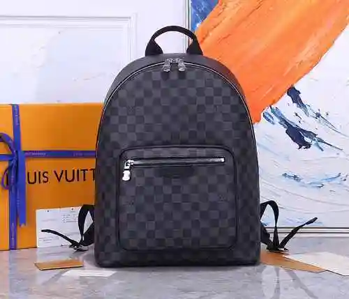 La mochila para hombre LV está hecha de cuero original importado de primera calidad con una bolsa de