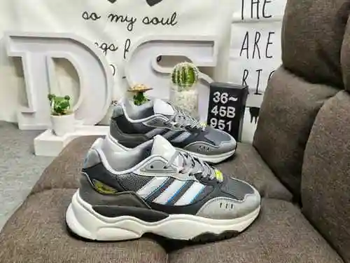 951D company level! The new clover thick sole RETROPY F90 classic sports shoes are inspired by the c