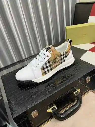 Zapato Burberry Hombre Código: 0918B30 Talla: 38-44