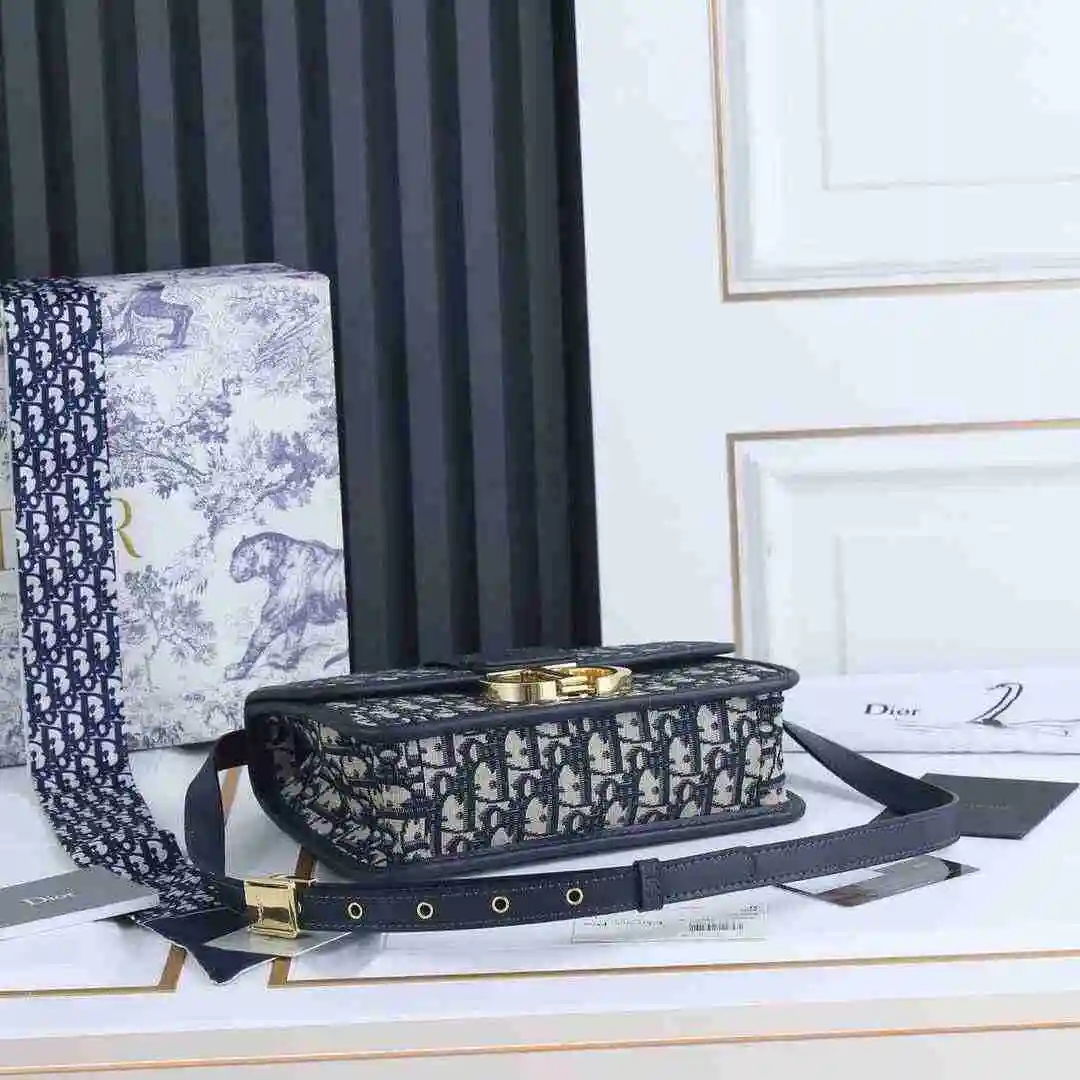 KK02350 (4).webp