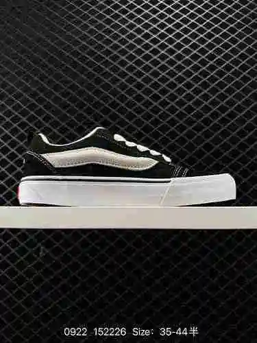 3. Desarrollo de calzado original. Plantilla de actividad, se puede quitar de los zapatos de lona de