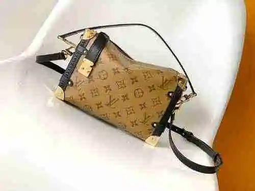 El bolso LV está hecho de cuero original importado de primer nivel y una versión réplica de alta gam