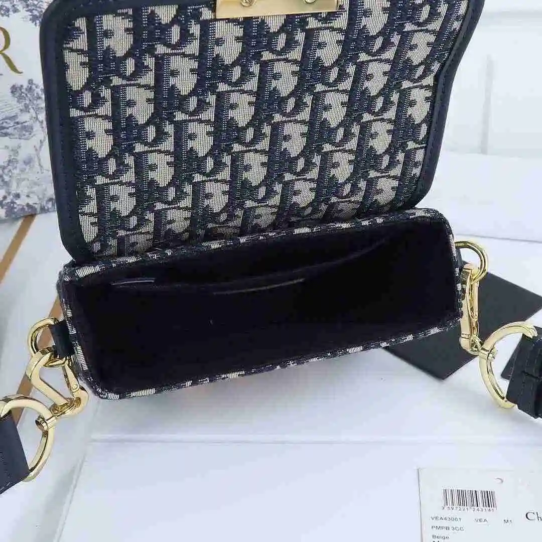 KK02350 (10).webp
