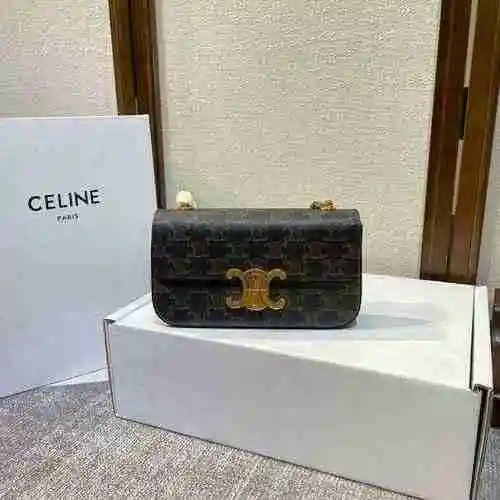 La bolsa para axilas con cadena CEL Celine está hecha de cuero original importado de primer nivel y 