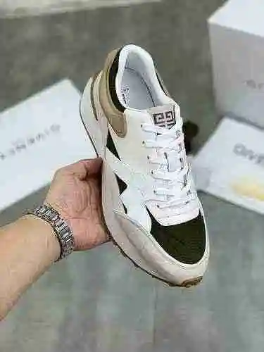 Zapato de hombre Givenchy Código: 0924C20 Talla: 38-44 (45 se puede personalizar)