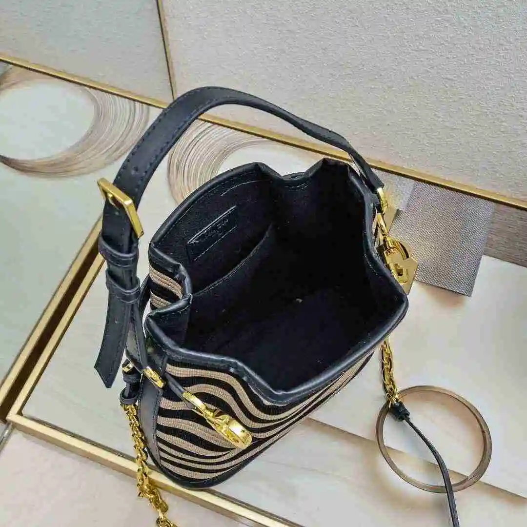 KK02450 (10).webp