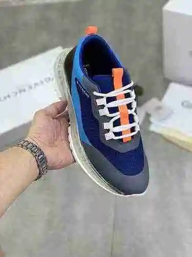 Zapato de hombre Givenchy Código: 0924C20 Talla: 38-44 (45 se puede personalizar)