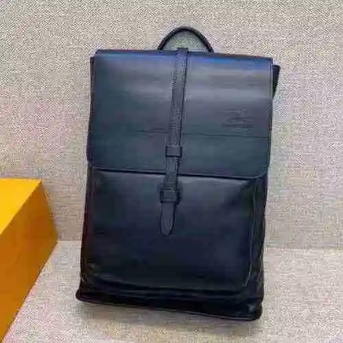 La mochila exclusiva para hombre BUR Burberry está hecha de cuero original importado de primera cali