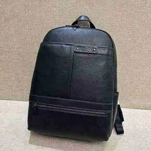 La mochila para hombre LV está hecha de cuero original importado de primera calidad con una bolsa de