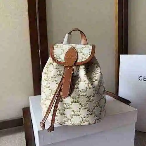 La mochila CEL Celine está hecha de cuero original importado de primer nivel y una versión réplica d