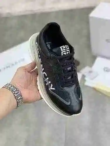 Zapato de hombre Givenchy Código: 0924C20 Talla: 38-44 (45 se puede personalizar)