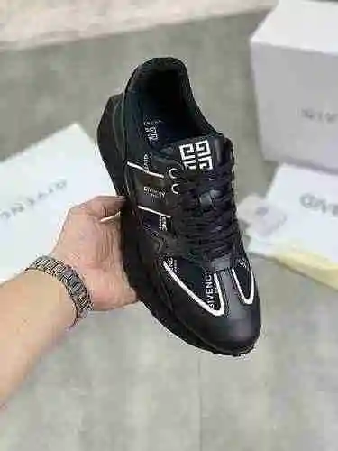 Zapato de hombre Givenchy Código: 0924C20 Talla: 38-44 (45 se puede personalizar)