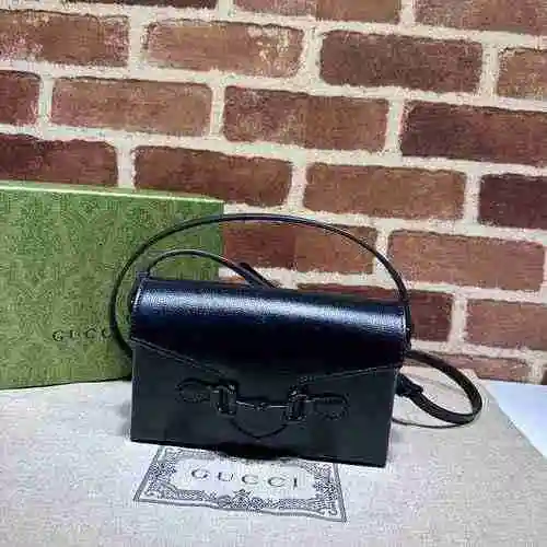 El bolso cruzado GUCCI adopta una versión de réplica de cuero original importada de primer nivel par
