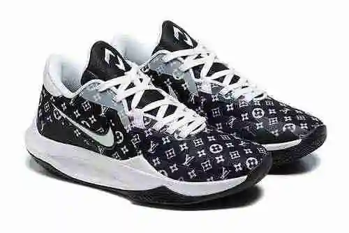 832-42 camuflaje blanco y negro