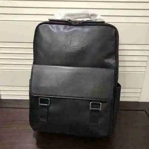 La mochila exclusiva para hombre BUR Burberry está hecha de cuero original importado de primera cali