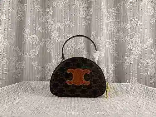 La bolsa de medio mes CEL Sailing está hecha de material de lona importado y es de alta calidad para