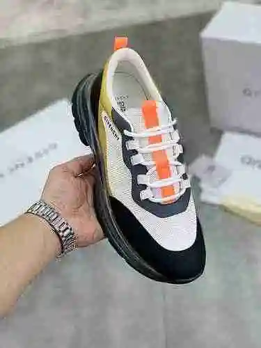 Zapato de hombre Givenchy Código: 0924C20 Talla: 38-44 (45 se puede personalizar)