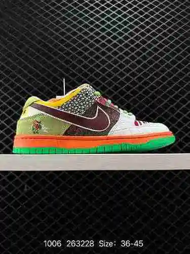 4 Nike SB Dunk Low" Langosta Naranja" El cuerpo del zapato Nike SB de corte bajo en color 