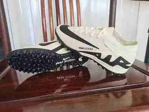 Arrived 35-45) Nike Assassin Fifteen Generation Waterproof Knitted Grass Nail Soccer Cleat Nike Air 