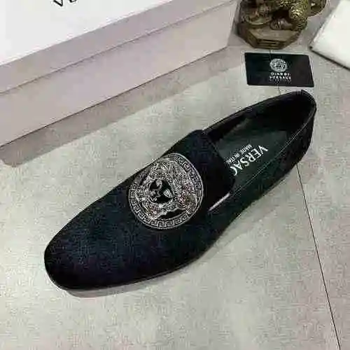 Zapato Versace Hombre Código: 0809C20 Talla: 38-44 (45 personalizados sin devolución ni cambio)