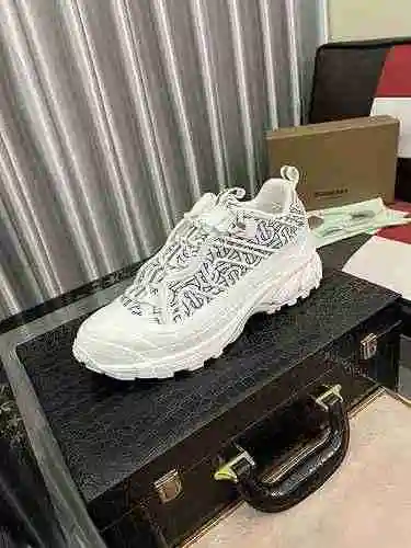 Zapato Burberry Hombre Código: 1003C60 Talla: 39-44