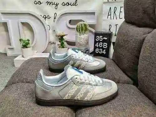 634DDales Bonner X Adidas Samba co branded retro sneakers with simple colors paired with this year's