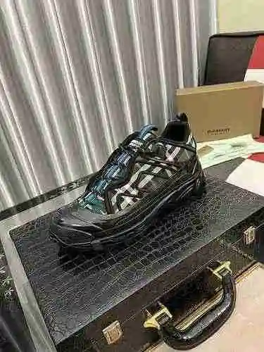 Zapato Burberry Hombre Código: 1003C60 Talla: 39-44