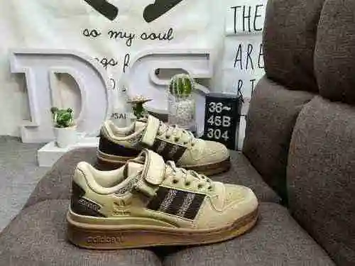 304DAdidas Forum 84 Low low cut versatile trendy casual sports board shoes. Based on the appearance 