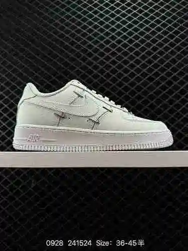 El calzado deportivo informal y versátil Nike Air Force Low Air Force One Low Top presenta una amort