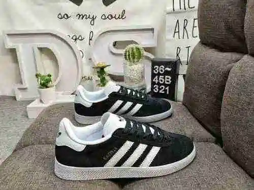 321DADIDAS GAZELLE three leaf grass pig eight skin campus casual board shoes.