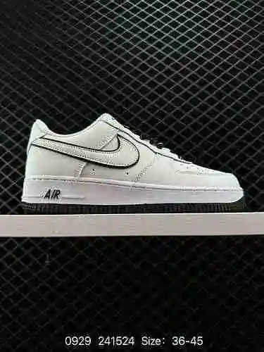 2 auténticas zapatillas informales, versátiles y de caña baja Nike Air Force Low Air Force One. El r