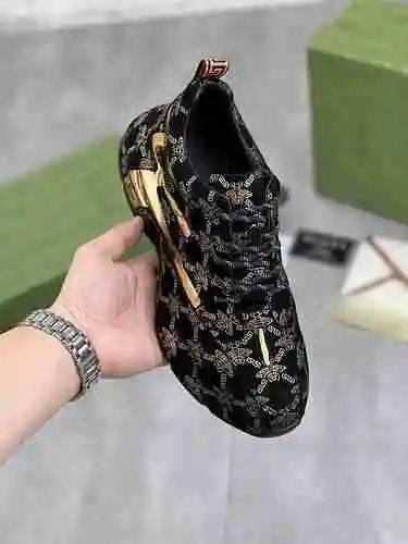 Código de zapato de hombre GUCCI: 1011C10 Talla: 38-44