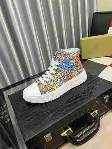 Zapato Burberry Hombre Código: 1015B40 Talla: 38-44