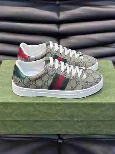 Código de pareja GUCCI: 1013B40 Talla: 35-44