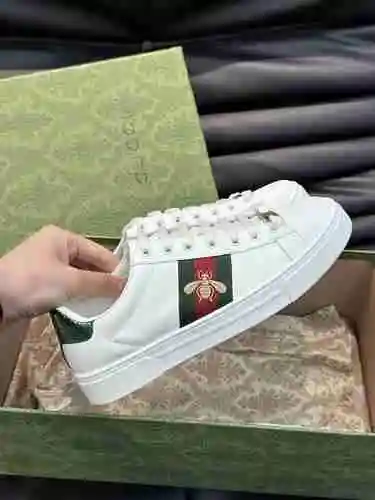 Código de pareja GUCCI: 1013B40 Talla: 35-44