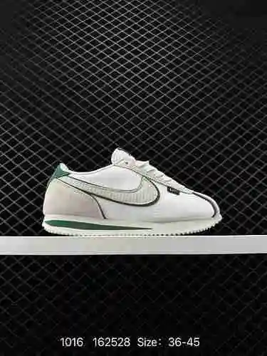 El espíritu puro y persistente de la nueva combinación de colores de las 4 zapatillas para correr in