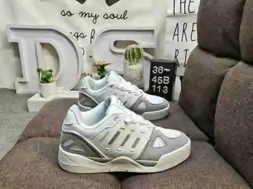 113DAdidasYWYYGKWW Forum DUNK Low Low cut gray white versatile trendy casual sneaker. Based on the a