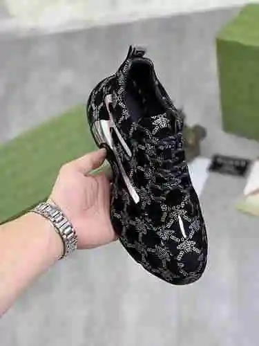 Código de zapato de hombre GUCCI: 1011C10 Talla: 38-44