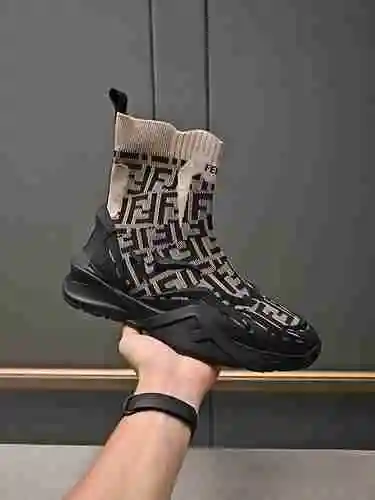 Código de estilo de pareja Fendi: 1018C00 Tamaño: Mujer 35-40 Hombre 38-44 (personalizado para 45)