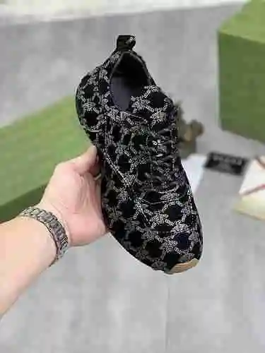 Código de zapato de hombre GUCCI: 1011C10 Talla: 38-44