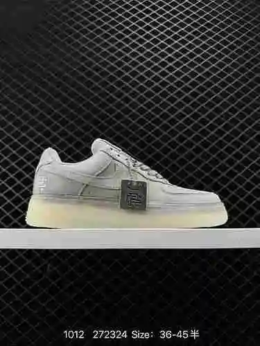 2 auténticas zapatillas informales, versátiles y de caña baja Nike Air Force Low Air Force One. El r