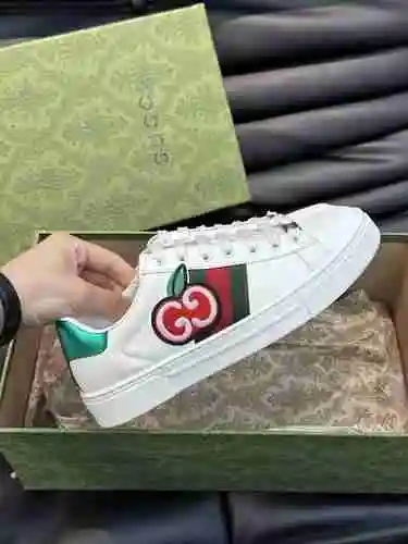 Código de pareja GUCCI: 1013B40 Talla: 35-44