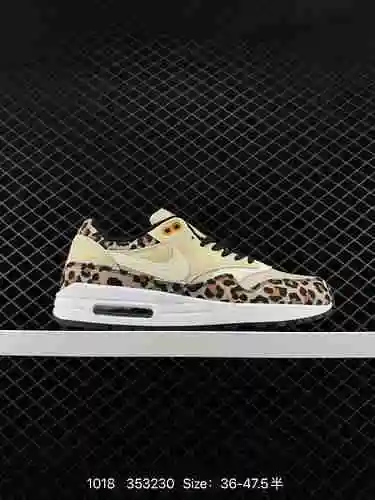 El nuevo esquema de color de la unidad Nike Air Max Air Max a nivel de empresa está cubierto con var