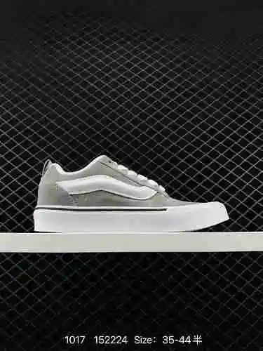 El "color tierra neutro sin ataque" de los mocasines Vans 20000 se considera el esquema de