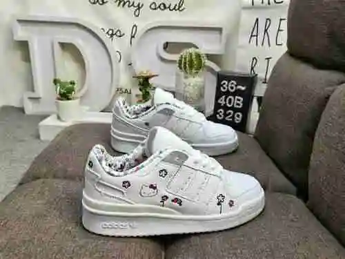 329DAdidas Forum 84 Low low cut versatile trendy casual sneakers. Based on the appearance of vintage