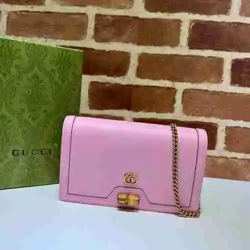 El bolso de cadena GUCCI adopta una bolsa de regalo de entrega de alta calidad de piel de vaca origi