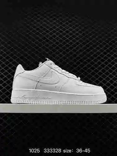 4 Nike Air Force&# x27; La zapatilla deportiva Air Force No.1, una zapatilla de baloncesto retro