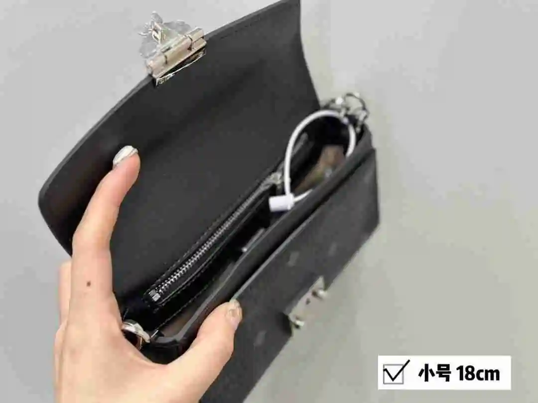 KK01750 (8).webp