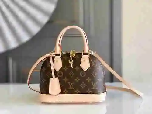El bolso LV está hecho de cuero original importado de primer nivel y una versión réplica de alta gam
