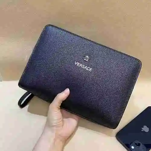 El bolso especial para hombre VER Fan @ Sage está hecho de piel de vaca original importada, con una 